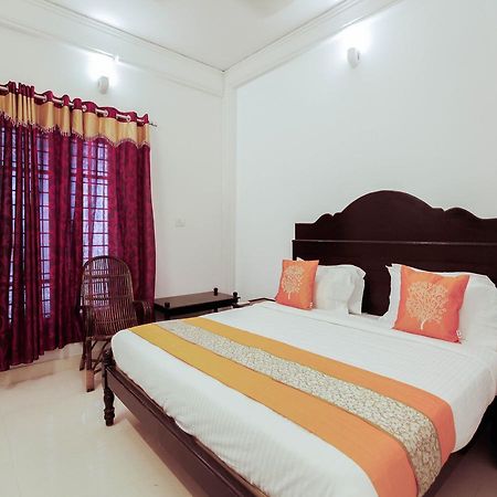 Oyo 4867 Royal Homes Alappuzha ภายนอก รูปภาพ