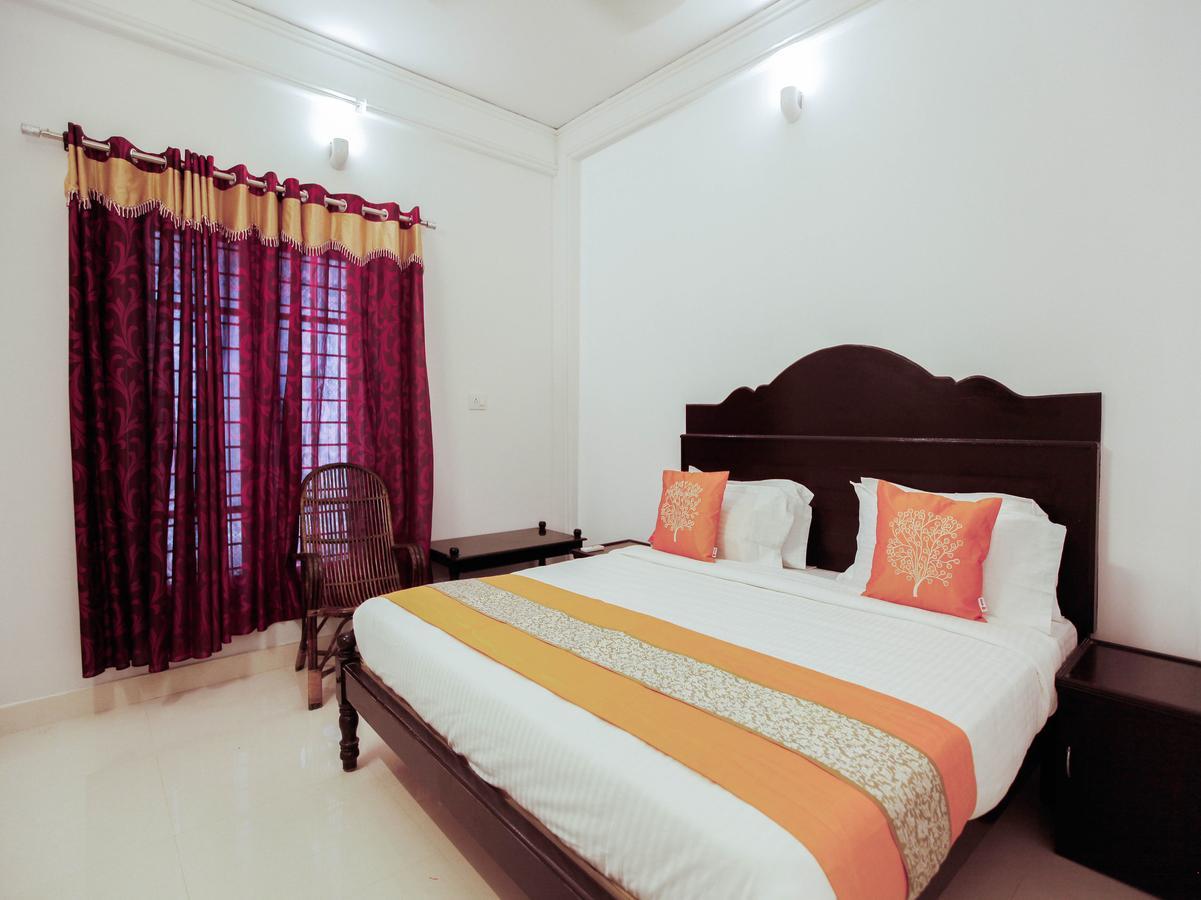 Oyo 4867 Royal Homes Alappuzha ภายนอก รูปภาพ
